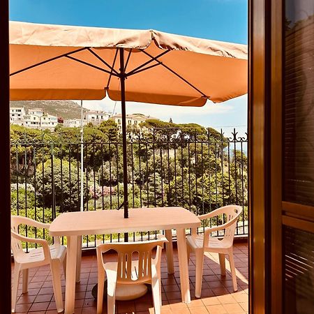 La Casa Gialla Vietri Εξωτερικό φωτογραφία