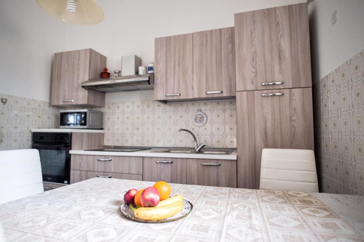 La Casa Gialla Vietri Εξωτερικό φωτογραφία