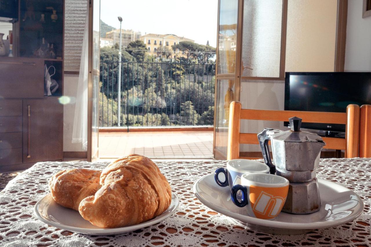 La Casa Gialla Vietri Εξωτερικό φωτογραφία